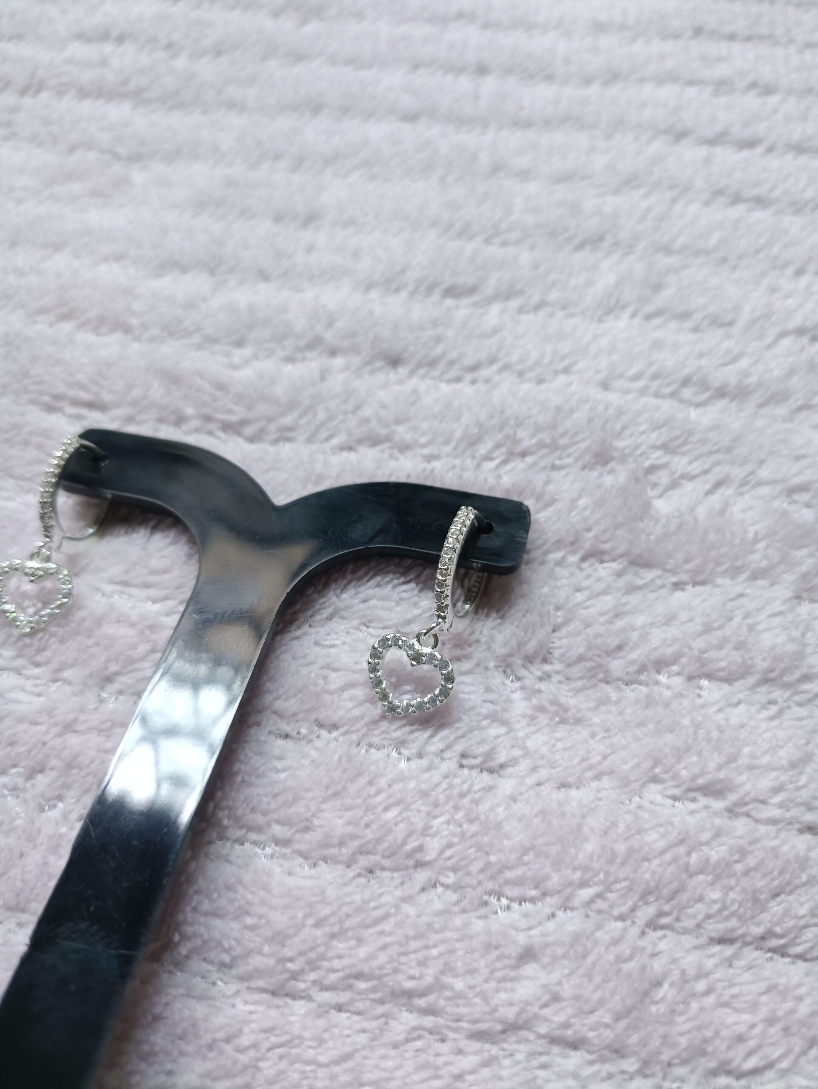 Brinco Argolinha e Coração cravejados - Prata 925